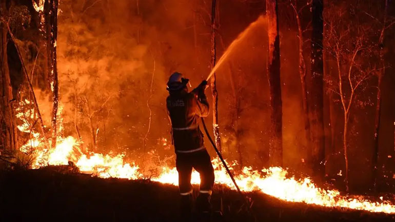 Συνεχίζονται οι προσπάθειες για την κατάσβεση των πυρκαγιών στην Αυστραλία