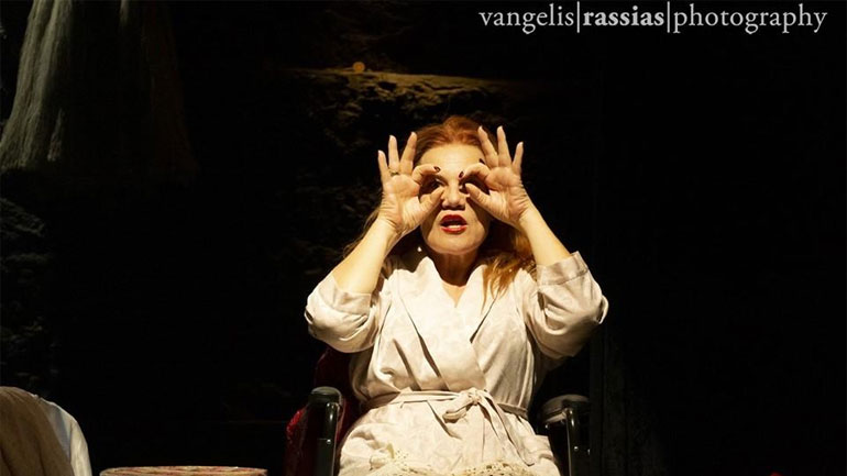 «Τι Με Κοιτάς Έτσι;» με την Αθηνά Παππά στο θέατρο Αλκμήνη