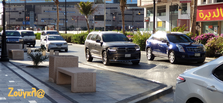 Τα μεγάλα SUV είναι σχεδόν τα... μισά αυτοκίνητα που βλέπει κανείς στους δρόμους της Σαουδικής Αραβίας (στη φωτό εικόνα από την Τζέντα)