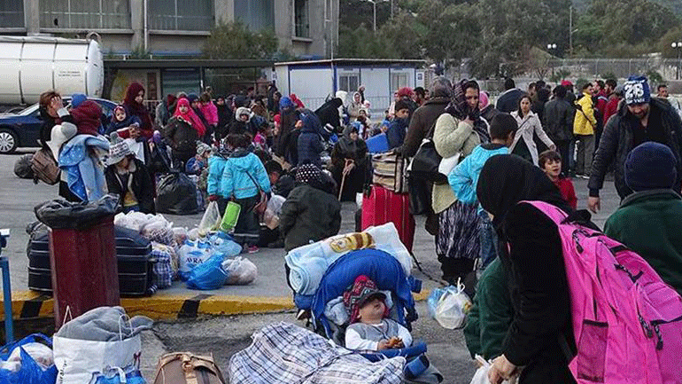 Μαζική συγκέντρωση στη Σάμο με αίτημα την αποσυμφόρηση των νησιών από τους πρόσφυγες