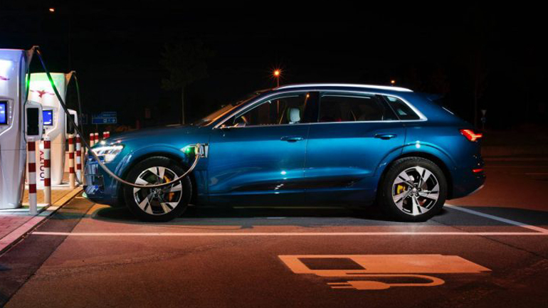 Στην Ελλάδα χρειάζονται 3.000 σταθμοί φόρτισης ηλεκτρικών αυτοκινήτων Στην Ελλάδα χρειάζονται 3.000 σταθμοί φόρτισης ηλεκτρικών αυτοκινήτων