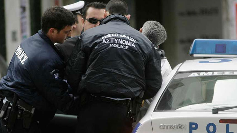 Τέσσερις συλλήψεις για ναρκωτικά στην πλατεία Εξαρχείων