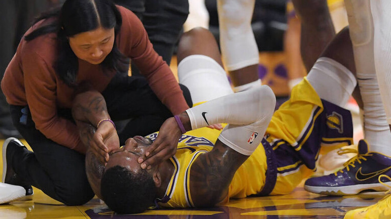 Λέικερς: Χάνει δύο αγώνες ο Ντέιβις