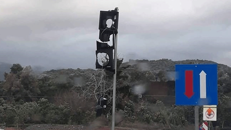 Άγνωστοι πυροβόλησαν φανάρι σε χωριό των Χανίων