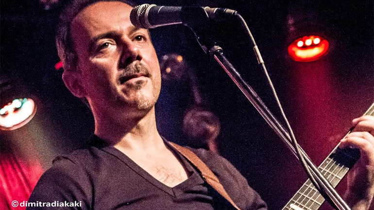 Ο Δημήτρης Υφαντής στη μουσική σκηνή Σφίγγα