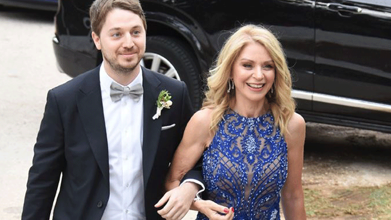 Η Έλλη Στάη περιμένει το πρώτο εγγονάκι της