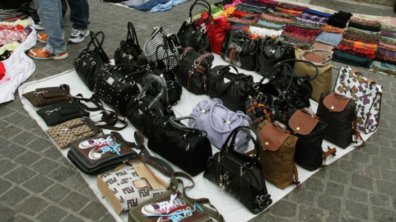 Παραεμπόριο: Από τον Αύγουστο βεβαιώθηκαν 795 παραβάσεις σε 6.789 ελέγχους