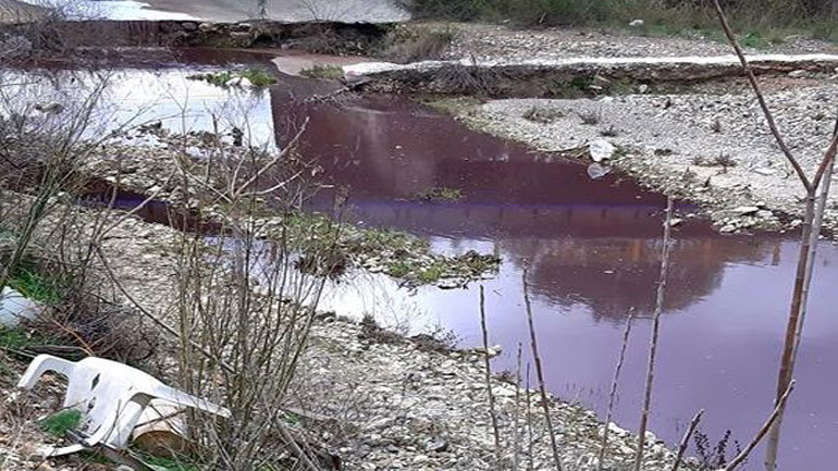 Λέσβος: Απόβλητα ελαιοτριβείων πέφτουν στον ποταμό Ευεργέτουλα