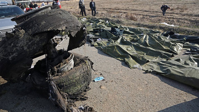 Συντριβή Boeing στο Ιράν: Η έρευνα θα εξετάσει και το ενδεχόμενο πλήγματος από πύραυλο