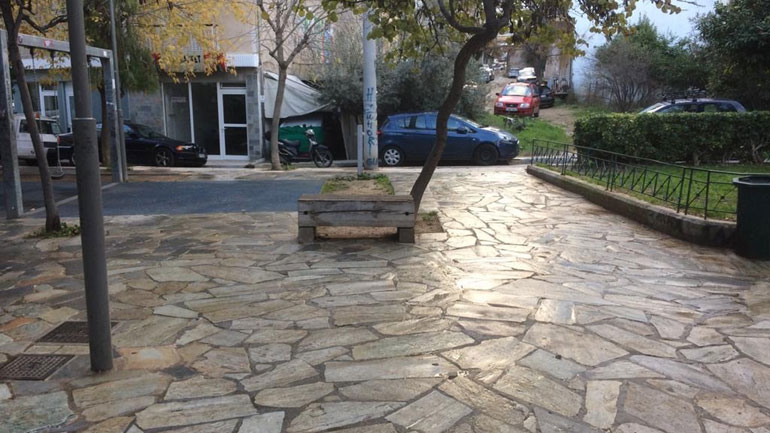 Δράσεις καθαριότητας και αποκατάστασης στην πλατεία Ραυτοπούλου στον Νέο Κόσμο