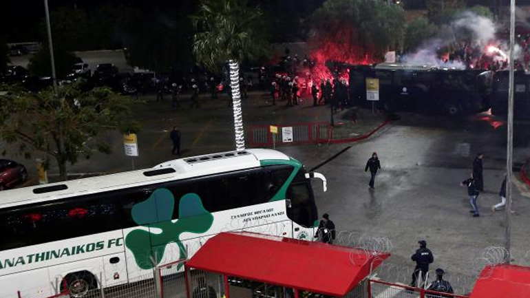 Απαλλάχτηκε ο Ολυμπιακός για τα επεισόδια πριν το ντέρμπι των «αιωνίων»