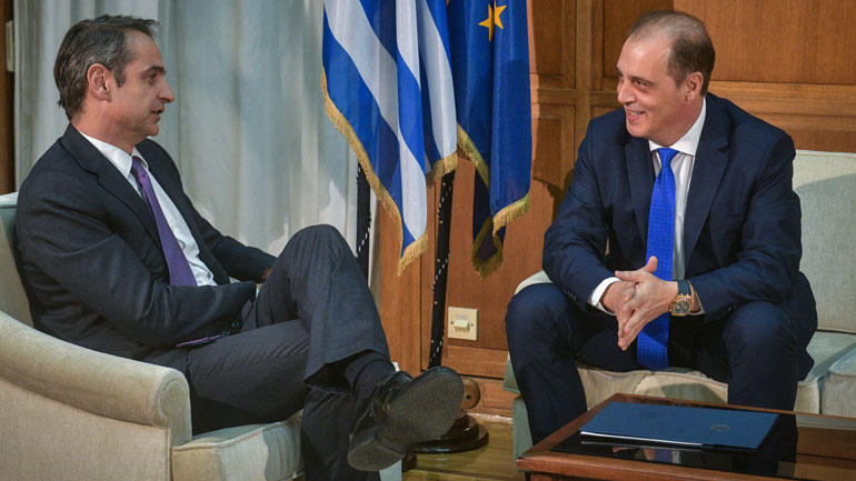 Σε εξέλιξη η συνάντηση Μητσοτάκη – Βελόπουλου