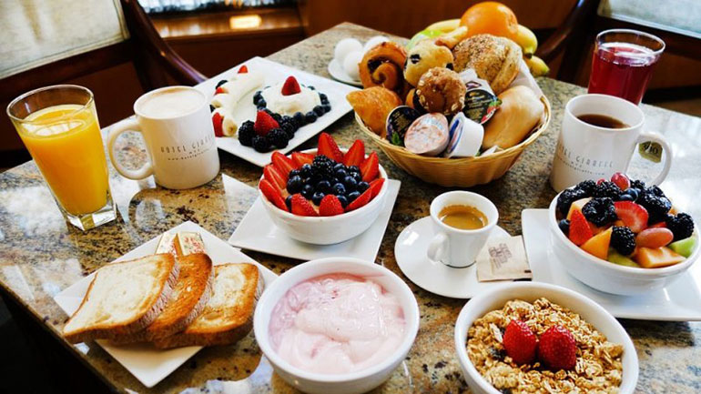 Αυτές τις τροφές πρέπει να αποφεύγετε στο πρωινό