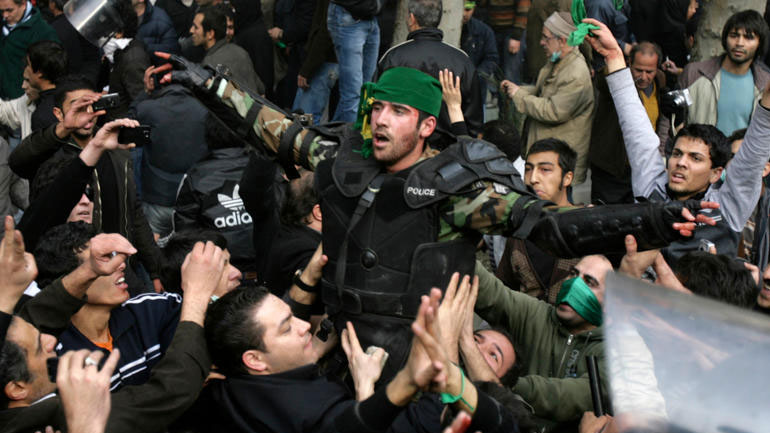 Ιρανοί διαδηλωτές ζητούν την παραίτηση του Χαμενεΐ