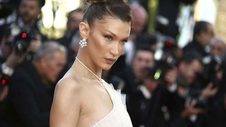 Η sexy φωτογράφιση της Bella Hadid για γνωστό περιοδικό