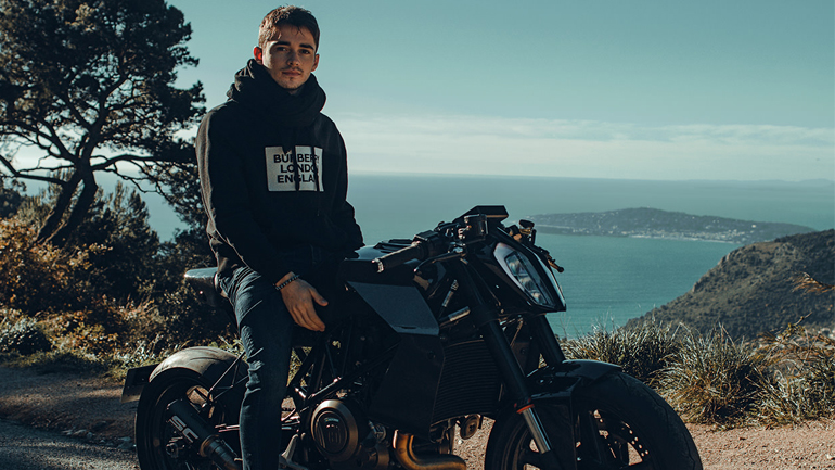 Charles Leclerc: Ένα Husqvarna Vitpilen 701 στα μέτρα του!