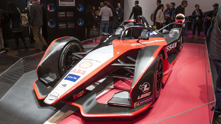 Ο απλός… κόσμος βίωσε την επιτάχυνση 0-100χλμ./ώρα σε 2,8 δευτ. Ο απλός… κόσμος βίωσε την επιτάχυνση 0-100χλμ./ώρα σε 2,8 δευτ.