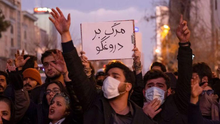 Ιράν: Διαδηλωτές βγήκαν και πάλι στους δρόμους διαμαρτυρόμενοι για την κατάρριψη του Boeing