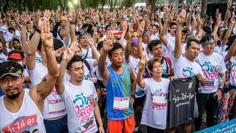 Ταϊλάνδη: Αγώνας δρόμου κατά της Δικτατορίας