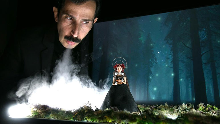 «Η Μικρή μέσα στο Σκοτεινό Δάσος» στο Κέντρο Ελέγχου Τηλεοράσεων