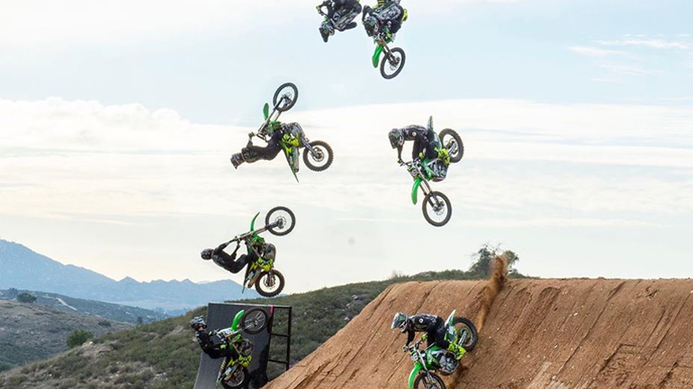 Ένα alley oop από τον Axell Hodges