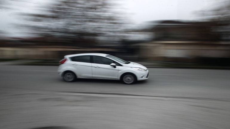 Τα ηλεκτρικά αυτοκίνητα βάζουν σε κίνδυνο 410.000 θέσεις εργασίας στη Γερμανία