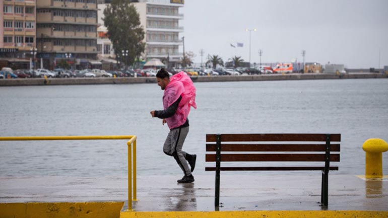 O καιρός: Βροχές, χιονοπτώσεις και άνεμοι στα πελάγη