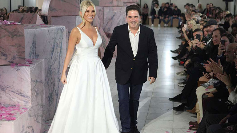 Bridal Week: Η Kατερίνα Καινούργιου παρουσίασε νυφικά ντυμένη νύφη!