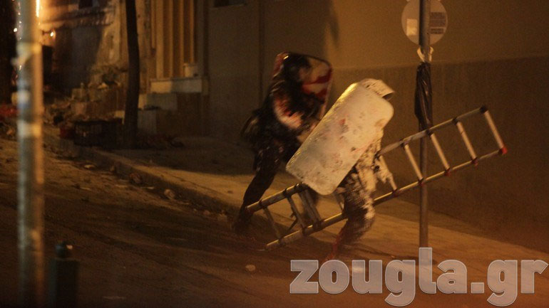 Σε νομικές ενέργειες προχωρά η Ένωση Αστυνομικών Υπαλλήλων Αθηνών λόγω των επιθέσεων σε βάρος αστυνομικών