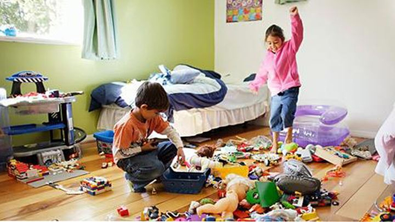 Πώς να μάθετε στο παιδί σας να μαζεύει το δωμάτιό του