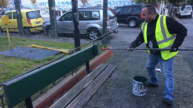 Παρέμβαση καθαριότητας και συντήρησης στην πλατεία Αττικής από τον Δήμο Αθηναίων
