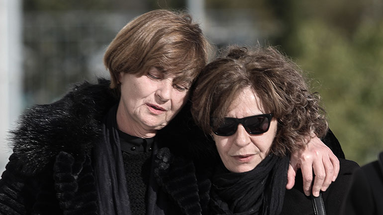 Κατέρρευσε η μητέρα της Ελένης Τοπαλούδη