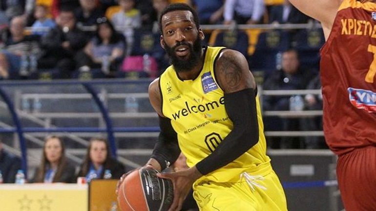 Στον Ιωνικό Νικαίας ο Λάκι Τζόουνς