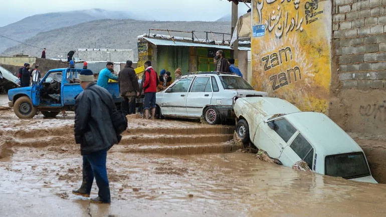 Ιράν: Τουλάχιστον τρεις άνθρωποι έχασαν τη ζωή τους από τις πλημμύρες