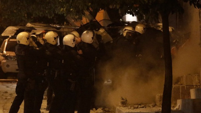 Ο Εισαγγελέας εξηγεί το σκεπτικό για την απαγγελία των κατηγοριών στους συλληφθέντες του Κουκακίου