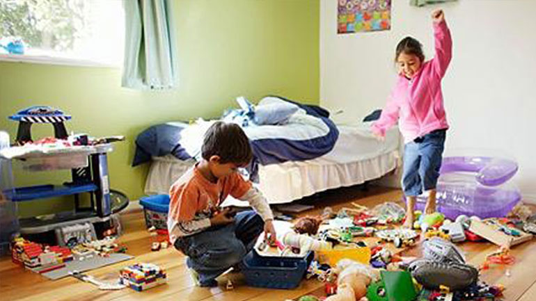 Πώς να μάθετε στο παιδί σας να μαζεύει το δωμάτιό του