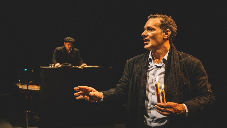 «Ο Αμερικάνος» με τον Θανάση Σαράντο στο θέατρο Φούρνος