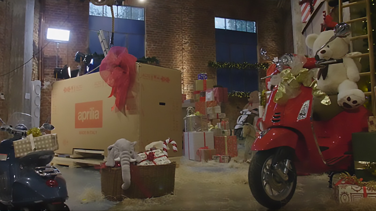 Piaggio: Πως σας… επισκέφθηκε ο Άγιος Βασίλης