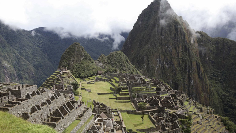 Περού: Απελαύνονται πέντε τουρίστες που προκάλεσαν φθορές στον Ναό του Ήλιου