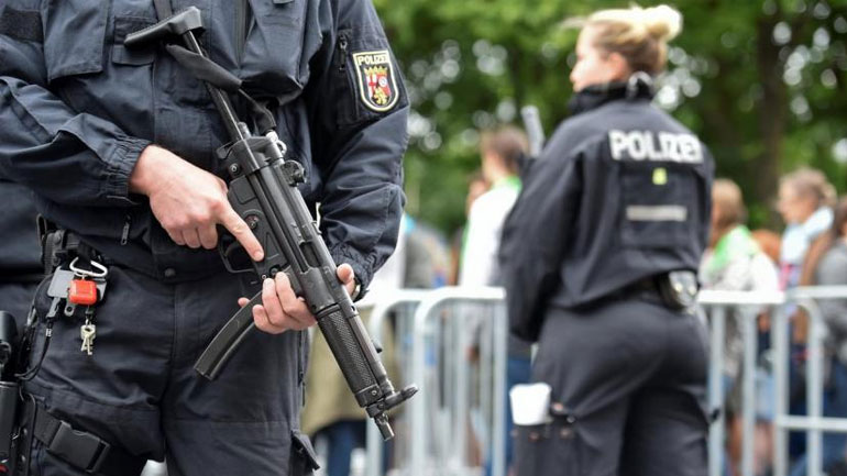 Γερμανία: Τρύπες από σφαίρες στο γραφείο βουλευτή με καταγωγή από τη Σενεγάλη