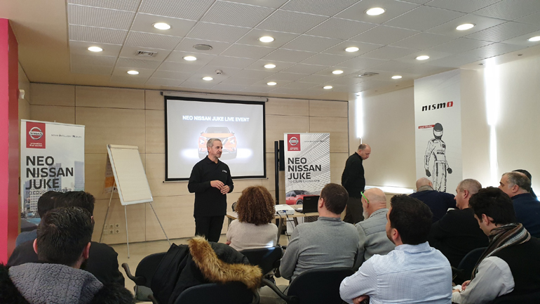 Εικόνα από τη συνέντευξη Τύπου για το νέο Juke. Στη φωτό ο Τάκης Θεοχαράκης (αριστερά) και ο Μάριος Μπαρκής 