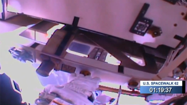LIVE: Οι αστροναύτες της NASA έξω από τον Διεθνή Διαστημικό Σταθμό
