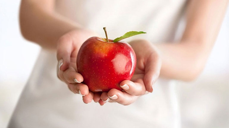 Μάσκα με μήλο και κανέλα για δέρμα σαν μωρό