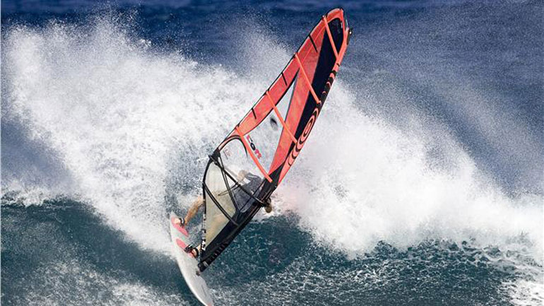 Έρευνες στην Αρτέμιδα, για τον εντοπισμό 50χρονου χειριστή ιστιοσανίδας Έρευνες στην Αρτέμιδα, για τον εντοπισμό 50χρονου χειριστή ιστιοσανίδας