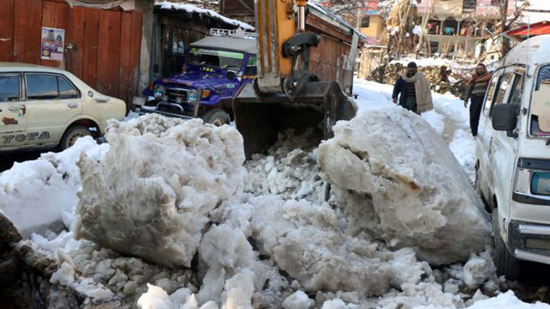 Πακιστάν: Μάχη για τον εντοπισμό επιζώντων – Στους 77 οι νεκροί από τις κατολισθήσεις