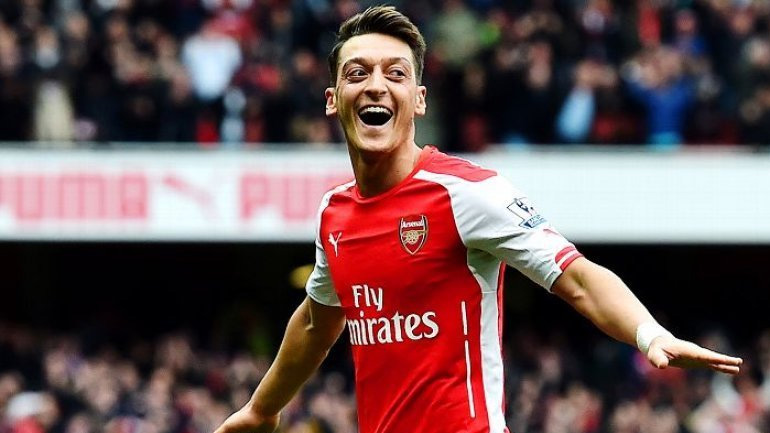 Θέλει να μείνει στην Άρσεναλ και τη νέα σεζόν ο Οζίλ