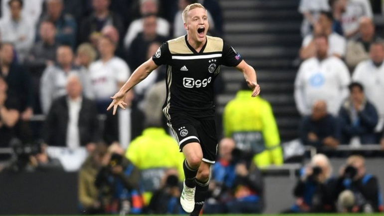 Μarca: «Η Ρεάλ Μαδρίτης έκλεισε τον Φαν Ντε Μπεκ»