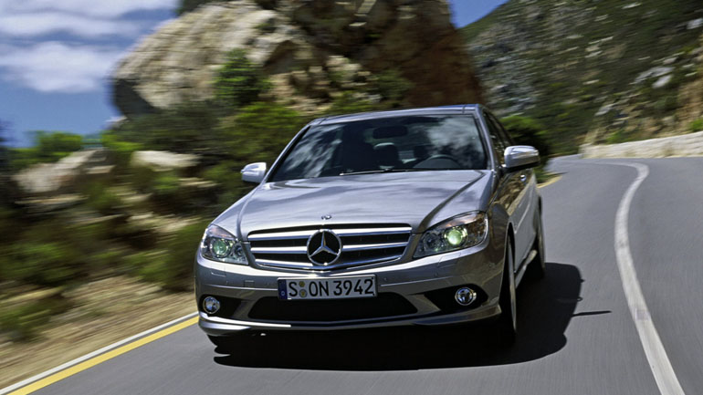 Η Mercedes ανακαλεί χιλιάδες αυτοκίνητα στην Ελλάδα λόγω προβλήματος στην οροφή