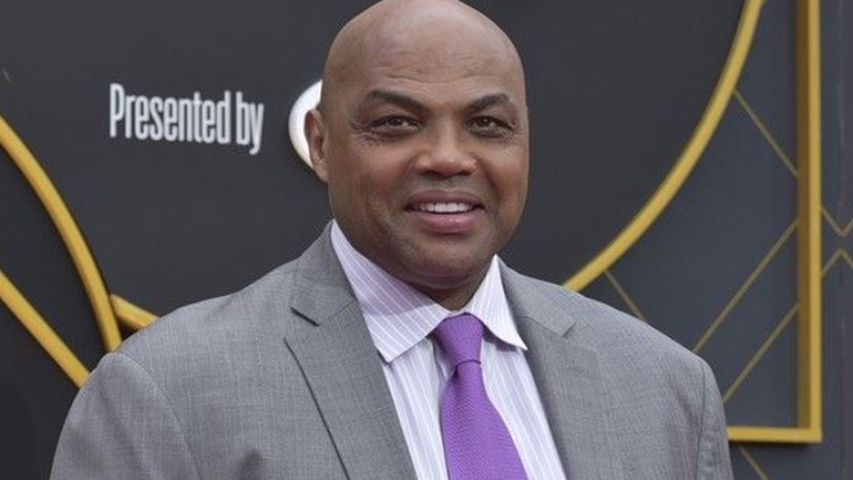 Μπάρκλεϊ για Αντετοκούνμπο: «Είναι ο καλύτερος παίκτης στον κόσμο»