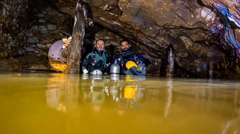 Νέα βουτιά υποβρύχιων σπηλαιολόγων στα πλημμυρισμένα ορυχεία του Λαυρίου!